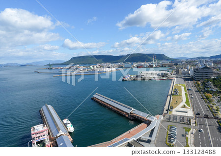 Takamatsu Port and Yashima Island overlooking the Seto Inland Sea (photographed in November 2025) Takamatsu Port and Yashima Island overlooking the Seto Inland Sea (photographed in November 2025) 133128488