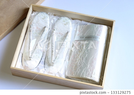 涼鞋和包包 133129275