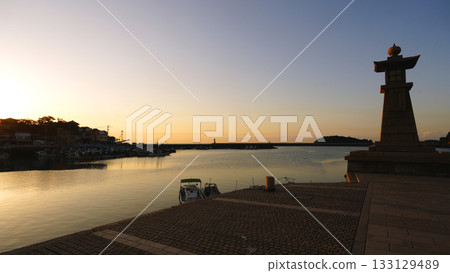 Tomonoura: Night lights illuminated by the morning sun Tomonoura: Night lights illuminated by the morning sun 133129489