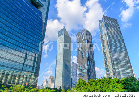 這是中國一座主要城市－廣州的美麗城市景觀。 133129523