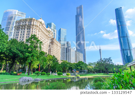 這是中國一座主要城市－廣州的美麗城市景觀。 133129547