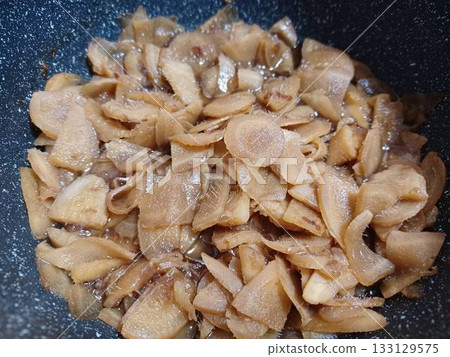 煮薑可以增強免疫力 煮薑可以增強免疫力 133129575