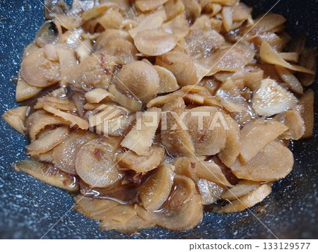 Boiled ginger improves immunity Boiled ginger improves immunity 133129577