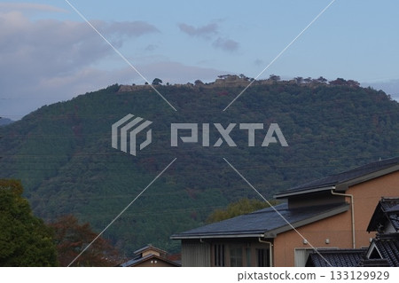 2025年11月11日上午7:00，從兵庫縣武田地區眺望武田城遺址 133129929