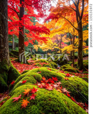 【人工智慧生成影像】深秋時節落葉與苔蘚的合作藝術 133131972