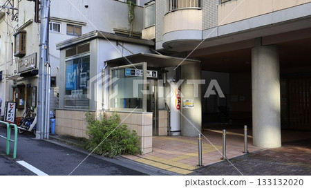 Elevator-only entrance at Hanzomon Station on the Tokyo Metro Hanzomon Line 133132020