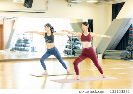 Yoga women 133133281