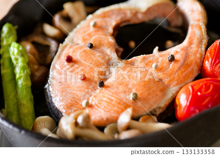 Salmon steak Salmon steak 133133358