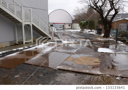 Iron-plated walkway Iron-plated walkway 133133641