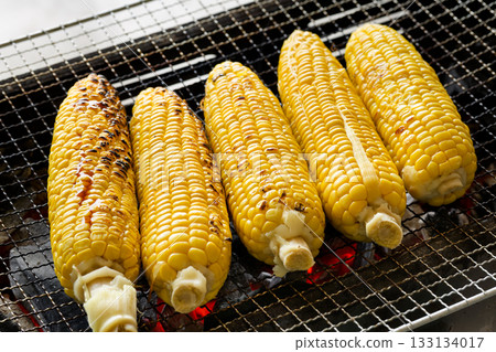 Grilled corn 133134017
