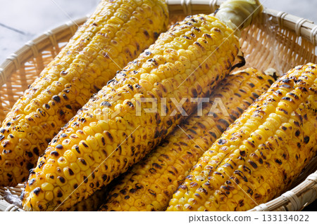 烤玉米 133134022