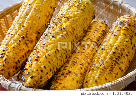 Grilled corn 133134023