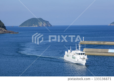 A high-speed ferry from the Kyushu mainland arriving at Sato Port on Koshikijima Island 133136871
