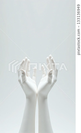 Receiving hands 133136949