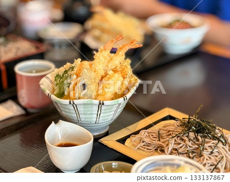 美味天婦羅和冷蕎麥麵午餐套餐 美味天婦羅和冷蕎麥麵午餐套餐 133137867
