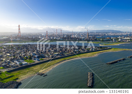 Yokkaichi Industrial Complex seen from Isozu Coast (aerial shot taken by drone) Yokkaichi Industrial Complex seen from Isozu Coast (aerial shot taken by drone) 133140191