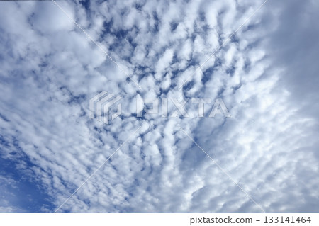 Nature Weather Altocumulus clouds, meso-stratus clouds. They are reminiscent of sheep clouds, but they come in various shapes, and these clouds look like waves. Nature Weather Altocumulus clouds, meso-stratus clouds. They are reminiscent of sheep clouds, but they come in various shapes, and these clouds look like waves. 133141464