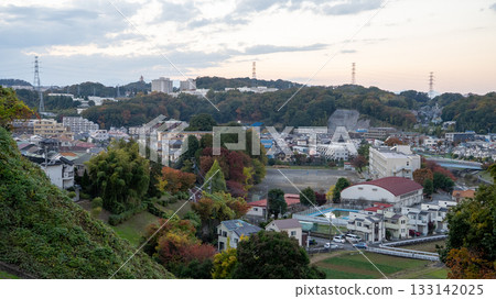 從絕佳的夜景觀賞點可以俯瞰聖跡櫻丘和川崎街道沿線的住宅區。 從絕佳的夜景觀賞點可以俯瞰聖跡櫻丘和川崎街道沿線的住宅區。 133142025