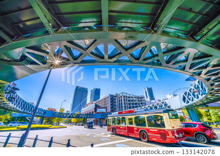 Yokohama Cityscape in Japan: A city with a footbridge... Shinko Circle Walk, Yokohama Landmark Tower, Akaikutsu... Yokohama Cityscape in Japan: A city with a footbridge... Shinko Circle Walk, Yokohama Landmark Tower, Akaikutsu... 133142078