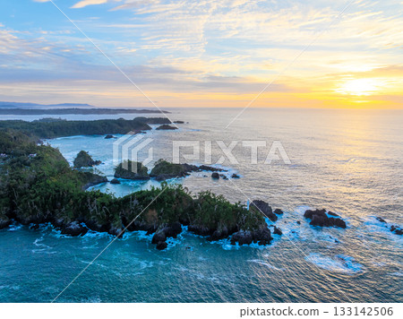 Sunrise at Tatsumaizaki (Oshima, Kesennuma, Miyagi Prefecture) 133142506