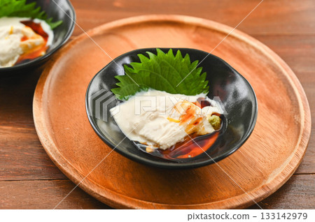 Yuba with dashi soy sauce 133142979