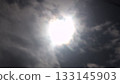 太陽偷看雲層 133145903