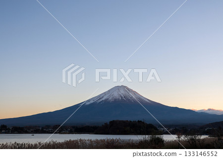View of landscape fuji mountain in winter at Lake Kawaguchi 133146552
