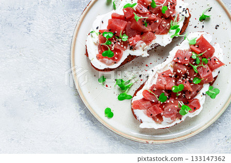 sandwiches, rye bread with cream cheese, sliced tuna fillet with herbs, breakfast, homemade, 133147362