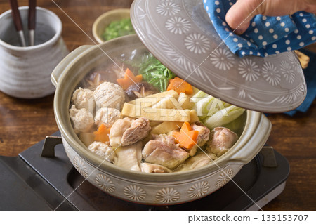 Chicken nabe  133153707