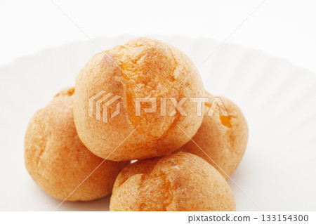 小奶油泡芙 133154300