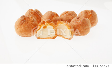 Petit cream puff 133154474