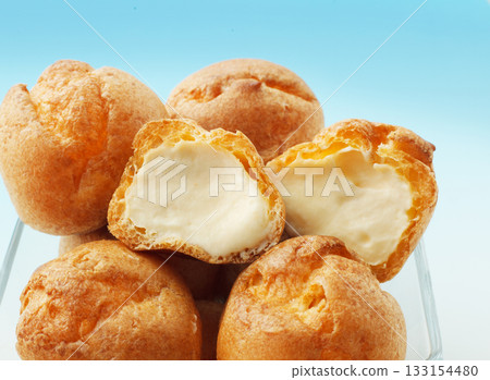 Petit cream puff 133154480