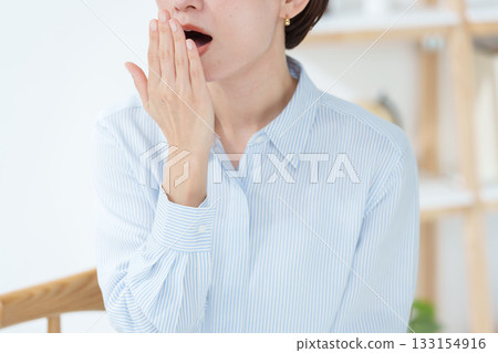 女性口臭 女性口臭 133154916