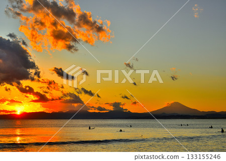 Evening view of Mt. Fuji from Katase Nishihama and Kugenuma Beach in Enoshima 133155246
