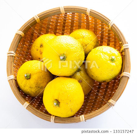 猴子採摘的柚子 猴子採摘的柚子 133157247