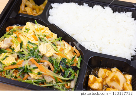 Delicious Chinese stir-fried pork, vegetables and eggs bento 133157732