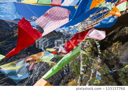 中國雲南省梅里雪山與明勇冰川 133157768