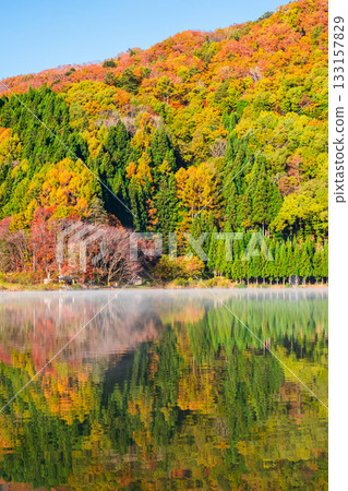 Lake Nakatsuna (autumn) 133157829