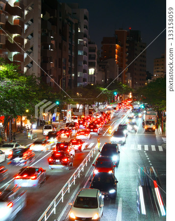 從天元寺橋十字路口看到的廣尾街和明治街的夜景。城市景觀(2025 年 10 月) 從天元寺橋十字路口看到的廣尾街和明治街的夜景。城市景觀(2025 年 10 月) 133158059