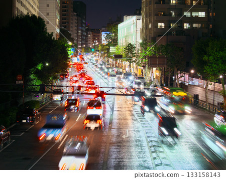 Evening view of Hiroo and Gaien Nishi Street from Tengenjibashi intersection. Cityscape (October 2025) 133158143