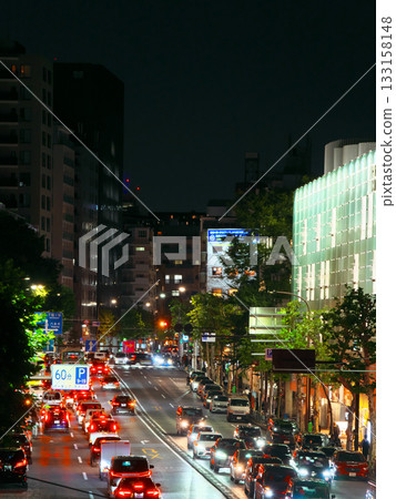 Evening view of Hiroo and Gaien Nishi Street from Tengenjibashi intersection. Cityscape (October 2025) Evening view of Hiroo and Gaien Nishi Street from Tengenjibashi intersection. Cityscape (October 2025) 133158148
