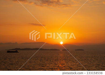 日本瀨戶內海美麗的秋景 日本瀨戶內海美麗的秋景 133158538