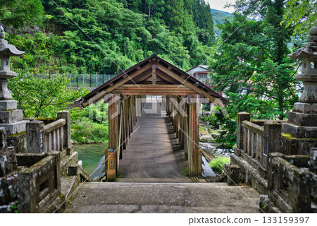 Shinko Bridge in Yusuhara, Kochi Prefecture Shinko Bridge in Yusuhara, Kochi Prefecture 133159397