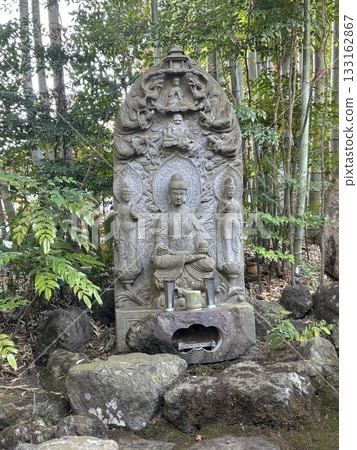 山中的石像 山中的石像 133162867
