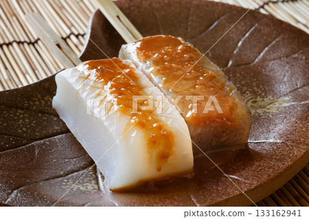 Konnyaku miso taraku 133162941