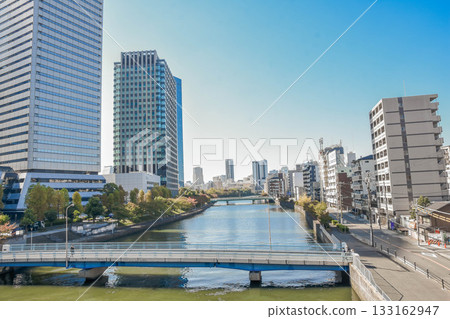 Osaka Keihan Kyobashi Station and surrounding streets 133162947