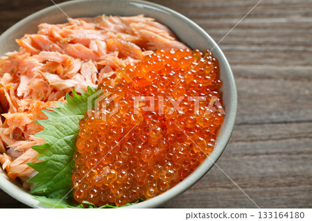 在飯碗的三文魚獐鹿 133164180