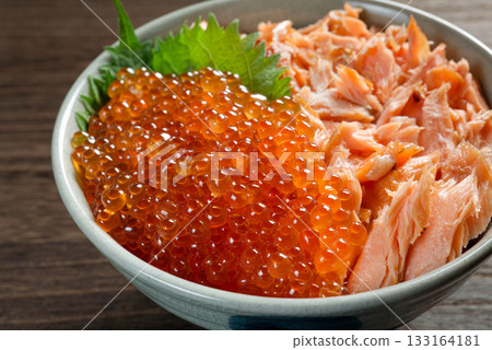 A salmon roe on rice bowl 133164181