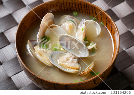 Clam miso soup 133164206
