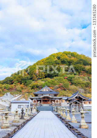 青森縣陸奧市，禦幸山菩提寺，神聖的御幸山之秋景 133165280